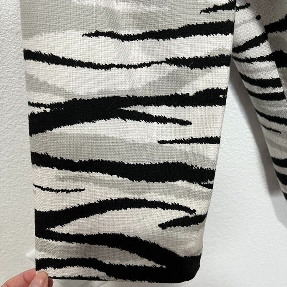 CHICO'S Open Jacket light Suit Blazer W/ Lining Top Jungle Print animal Sz 1 S - Picture 5 of 16